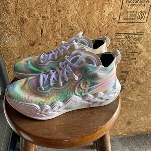 Women’s Size 8 Nike Air Zoom GT Run Tie-Dye